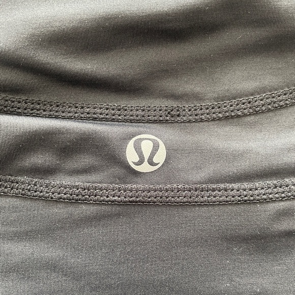 Lululemon Black Running pullover. Size 8 - Picture 4 of 6